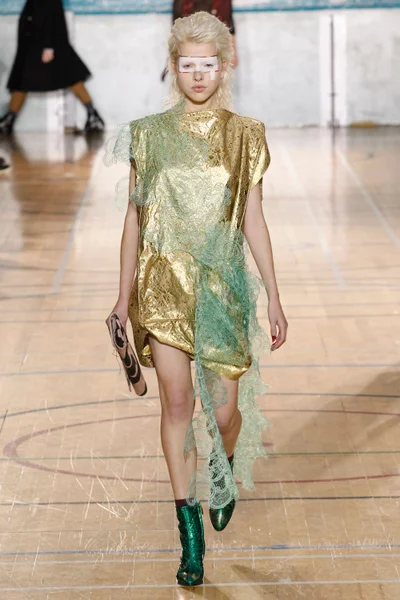 Look 46
